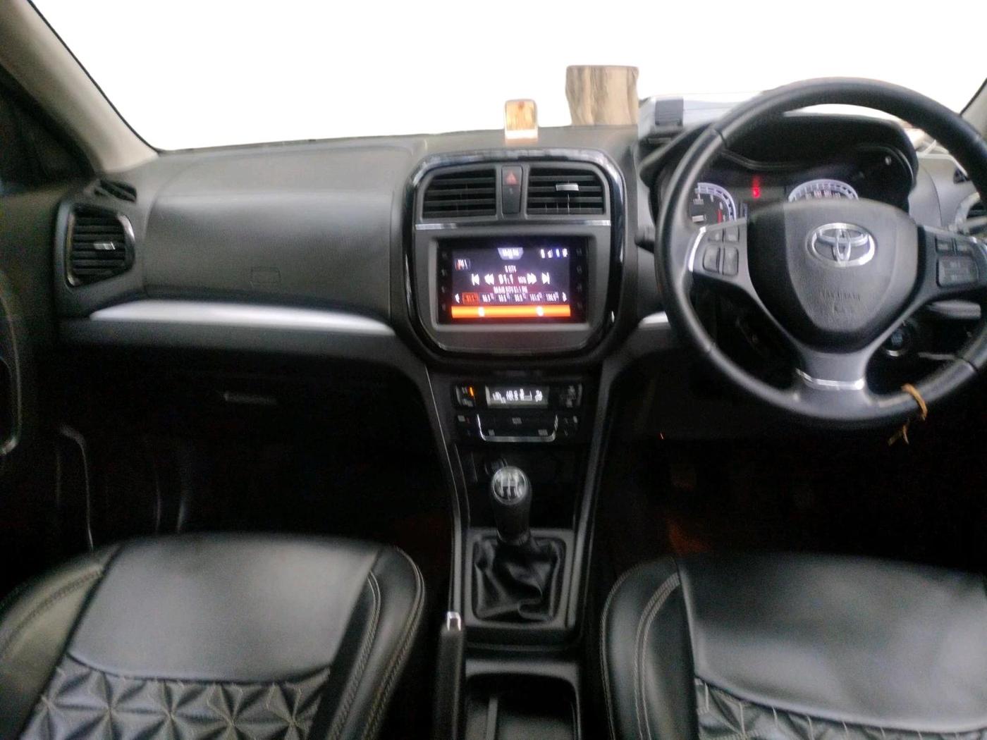 2021 Toyota URBAN CRUISER PREMIUM GRADE MT DUAL TONE, Petrol, Manual, 45,042 km, interior
