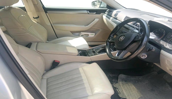2016 Skoda Superb STYLE 1.8 TSI AT, Petrol, Automatic, 29,669 km, interior