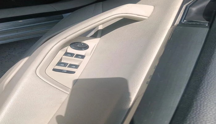 2016 Skoda Superb STYLE 1.8 TSI AT, Petrol, Automatic, 29,669 km, interior
