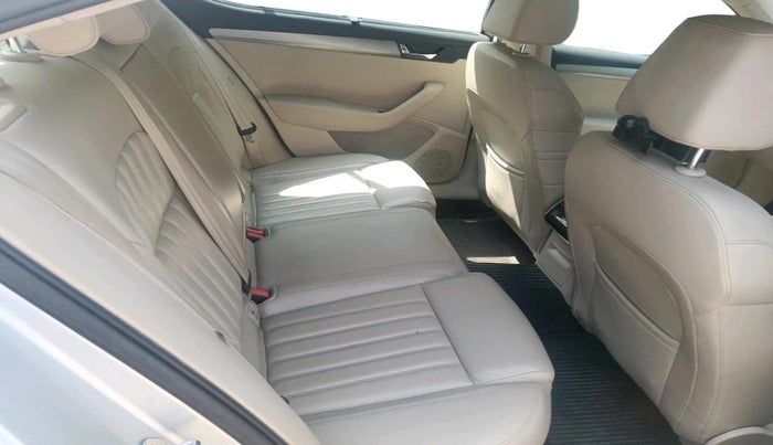 2016 Skoda Superb STYLE 1.8 TSI AT, Petrol, Automatic, 29,669 km, interior