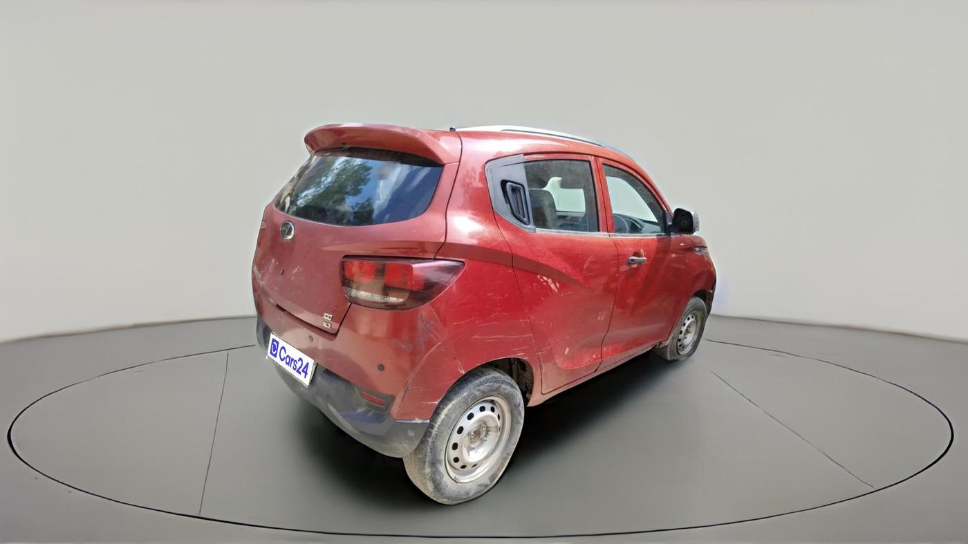 2017 Mahindra Kuv100 K2 D 6 STR, Diesel, Manual, 1,21,076 km, exterior