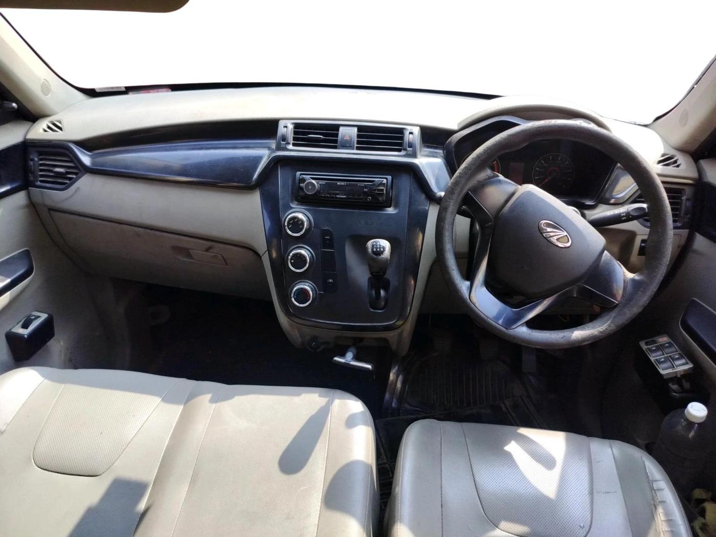 2017 Mahindra Kuv100 K2 D 6 STR, Diesel, Manual, 1,21,076 km, interior