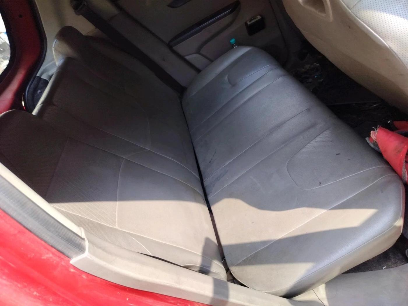 2017 Mahindra Kuv100 K2 D 6 STR, Diesel, Manual, 1,21,076 km, interior