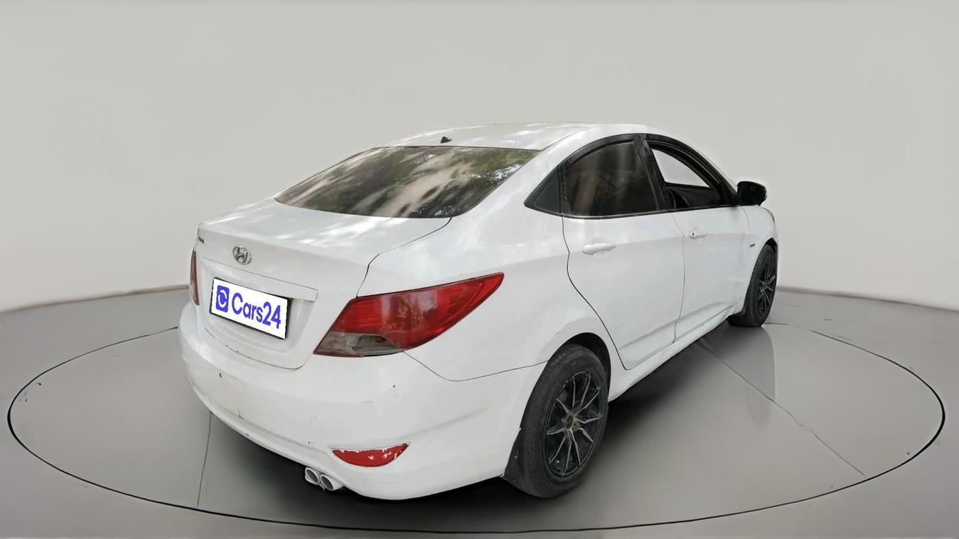 2013 Hyundai Verna FLUIDIC 1.4 VTVT, Petrol, Manual, 96,000 km, exterior