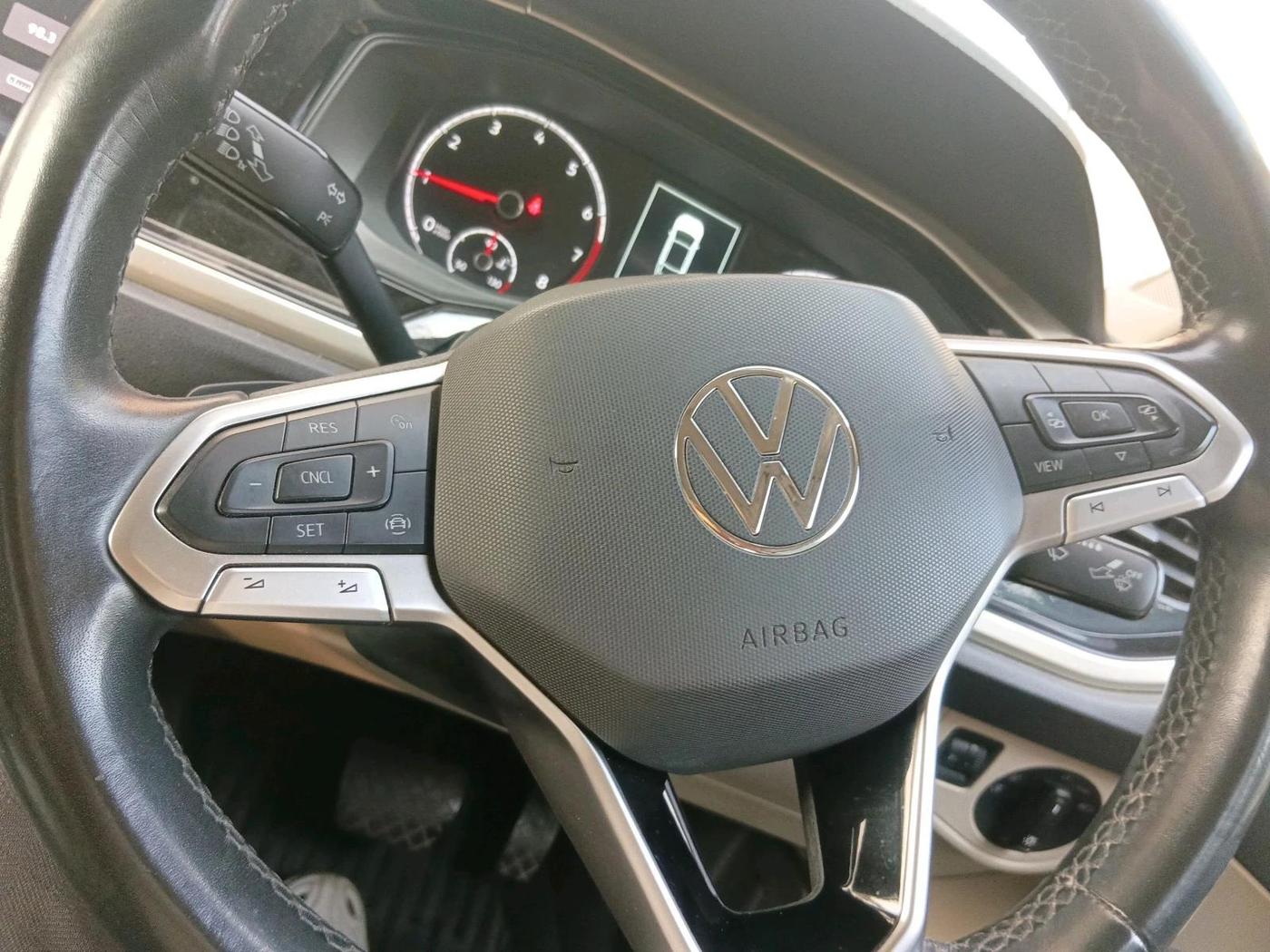 2024 Volkswagen VIRTUS HIGHLINE TSI 1.0 AT, Petrol, Automatic, 33,104 km, interior