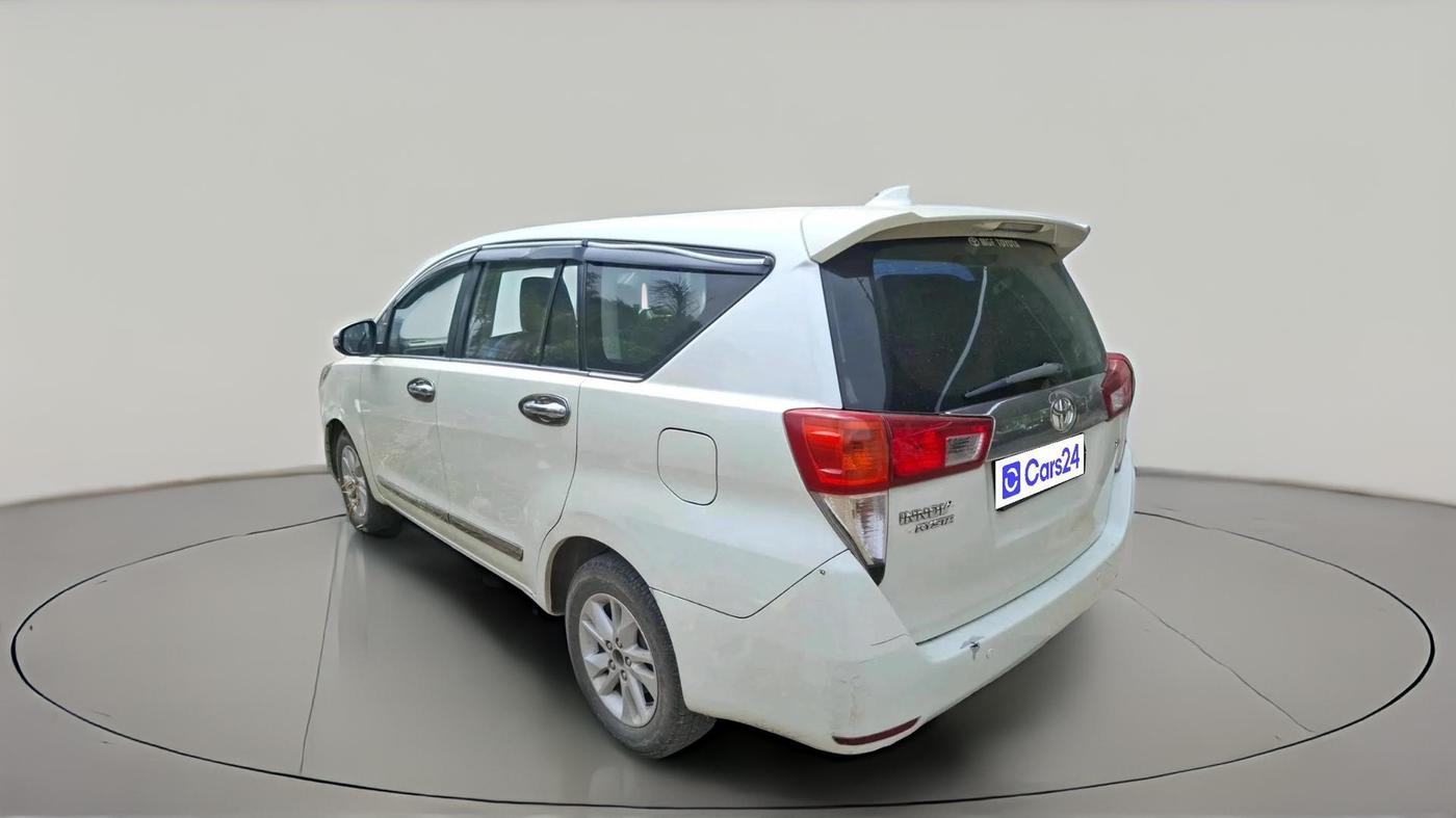 2017 Toyota Innova Crysta 2.4 VX 7 STR, Diesel, Manual, 1,68,374 km, exterior