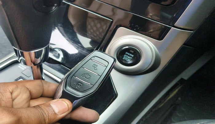 2018 Mahindra XUV500 W11 AT, Diesel, Automatic, 97,459 km, interior