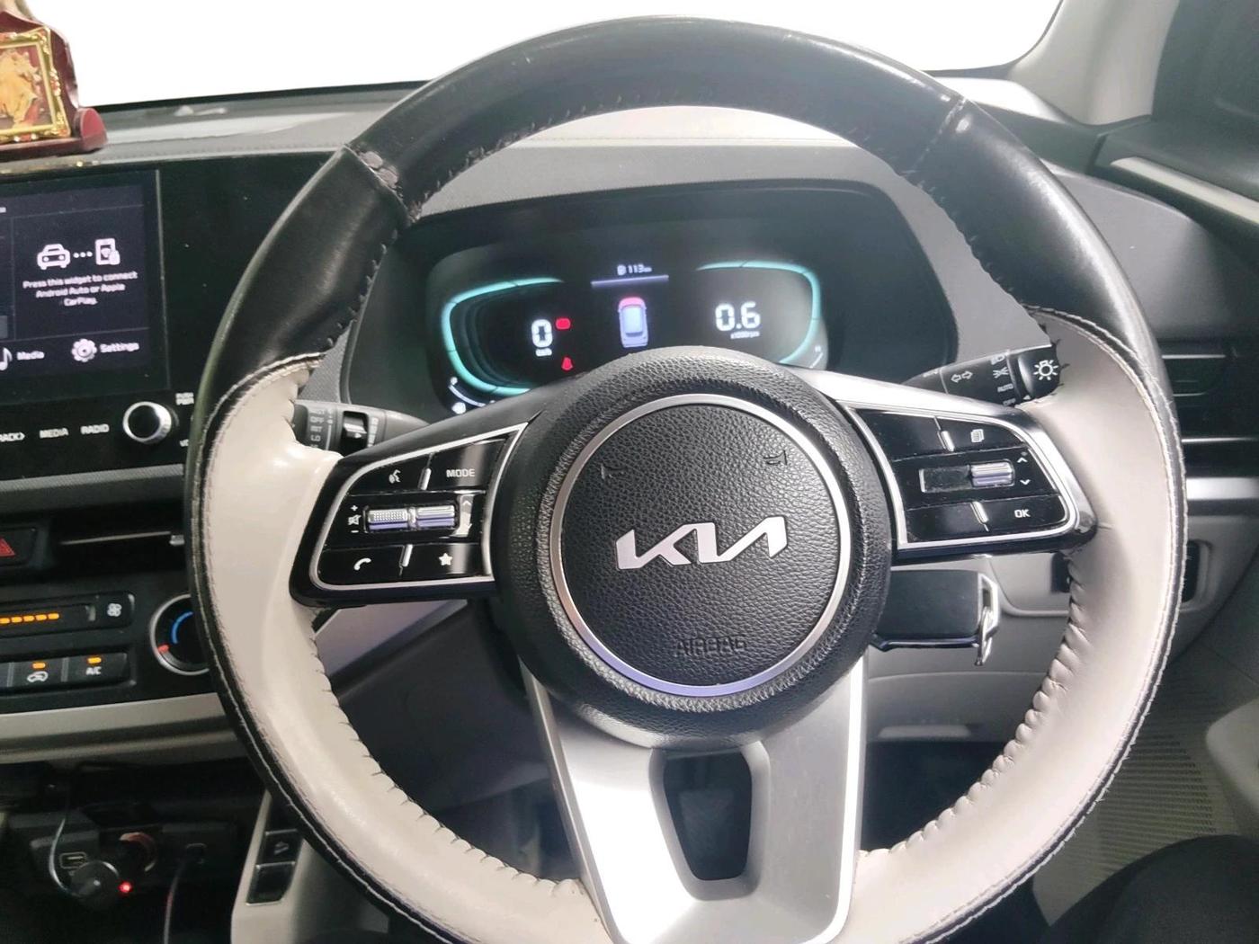 2024 KIA CARENS PRESTIGE 1.5 PETROL 7 STR, CNG, Manual, 43,375 km, interior