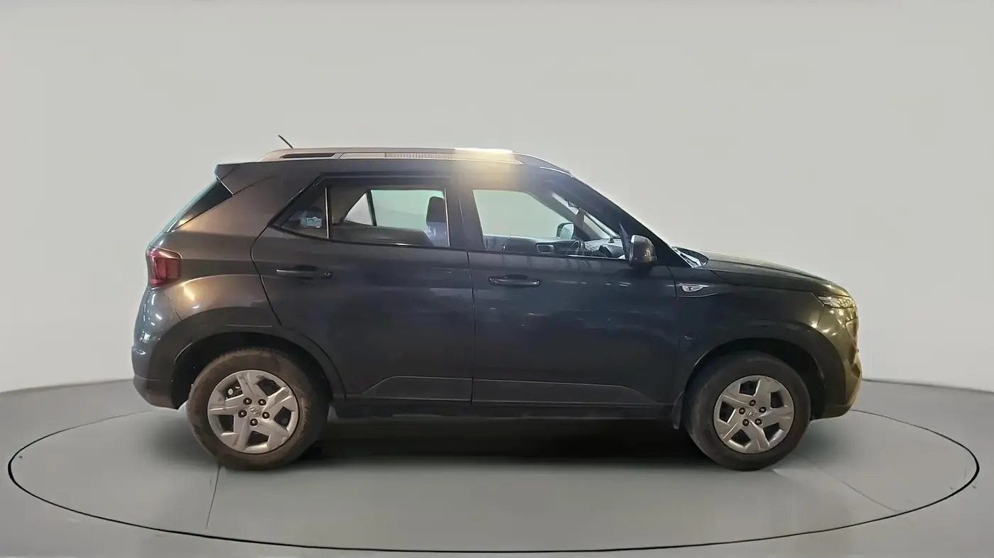 2022 Hyundai VENUE S 1.2, Petrol, Manual, 54,534 km, exterior