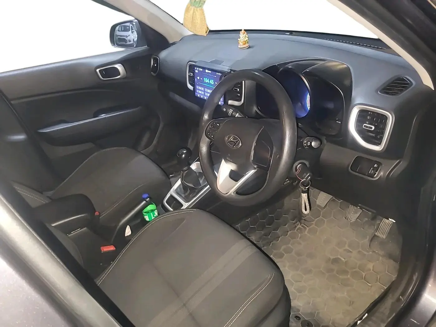 2022 Hyundai VENUE S 1.2, Petrol, Manual, 54,534 km, interior