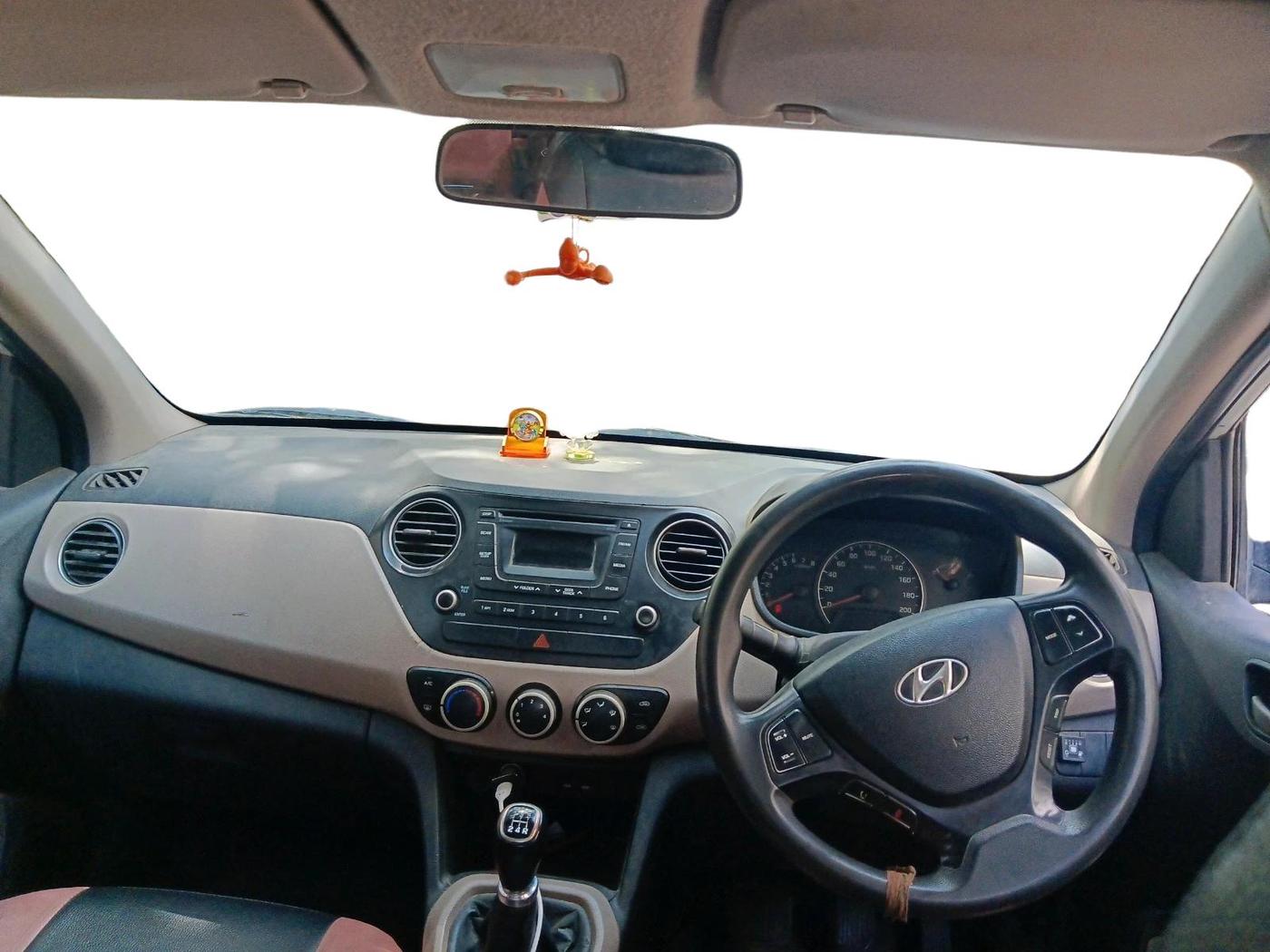 2015 Hyundai Grand i10 SPORTZ 1.2 KAPPA VTVT, CNG, Manual, 1,26,629 km, interior