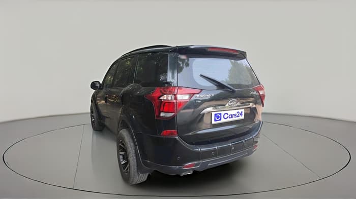 2018 Mahindra XUV500 W7 AT, Diesel, Automatic, 1,20,855 km, exterior