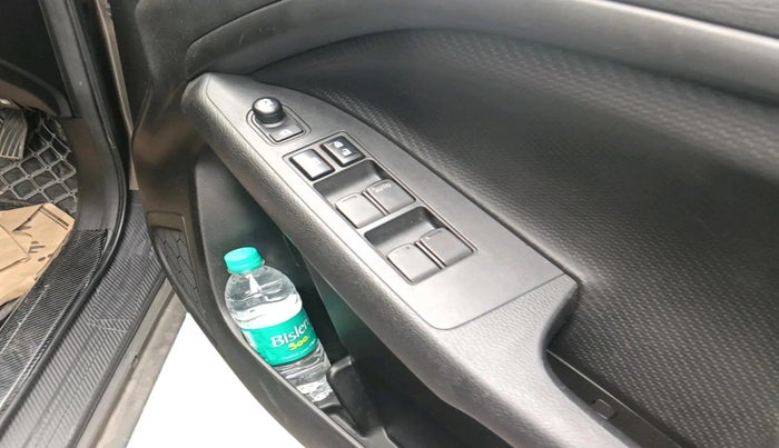 2023 Maruti BREZZA LXI, Petrol, Manual, 8,118 km, interior