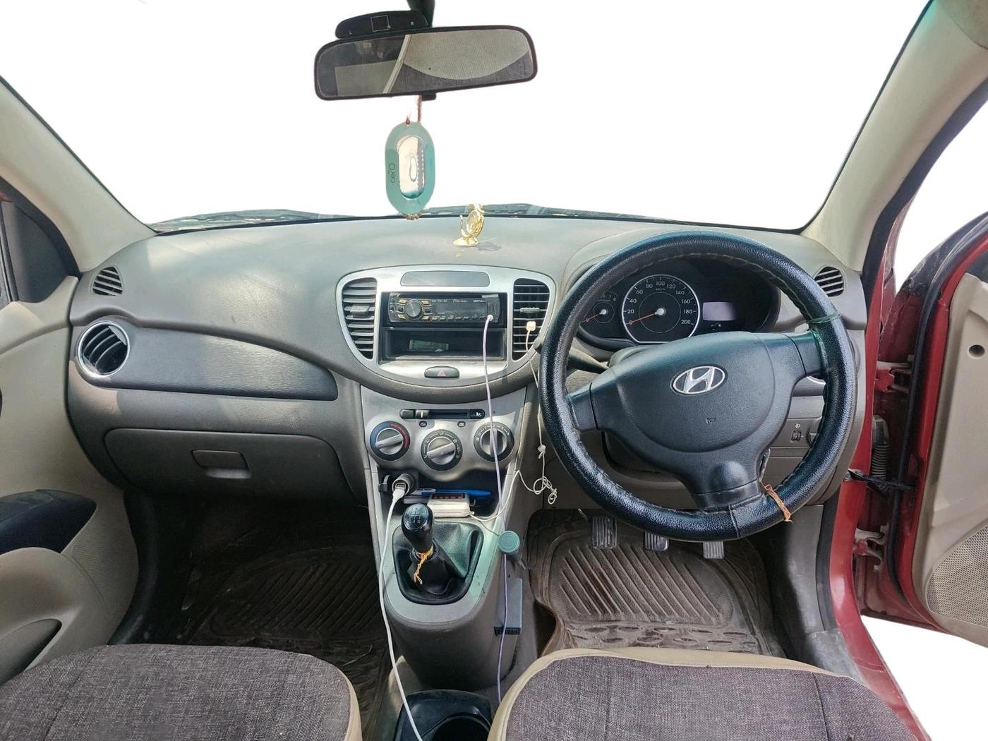 2011 Hyundai i10 MAGNA 1.2, Petrol, Manual, 50,183 km, interior