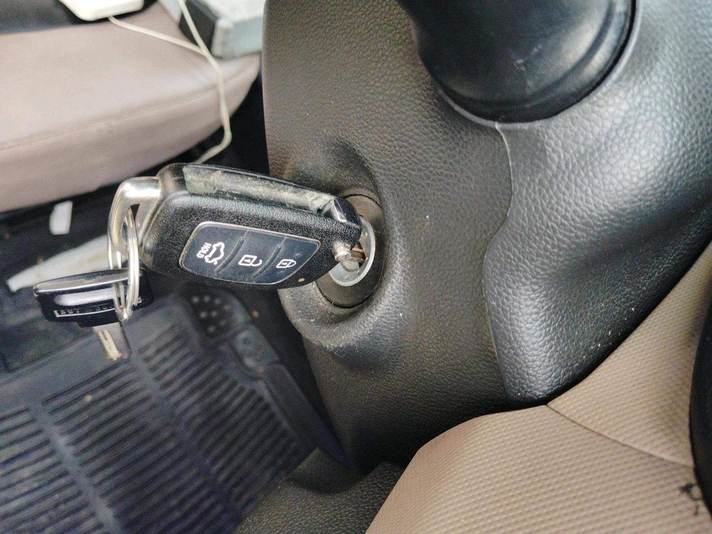 2014 Hyundai Xcent S 1.2, Petrol, Manual, 1,46,000 km, interior