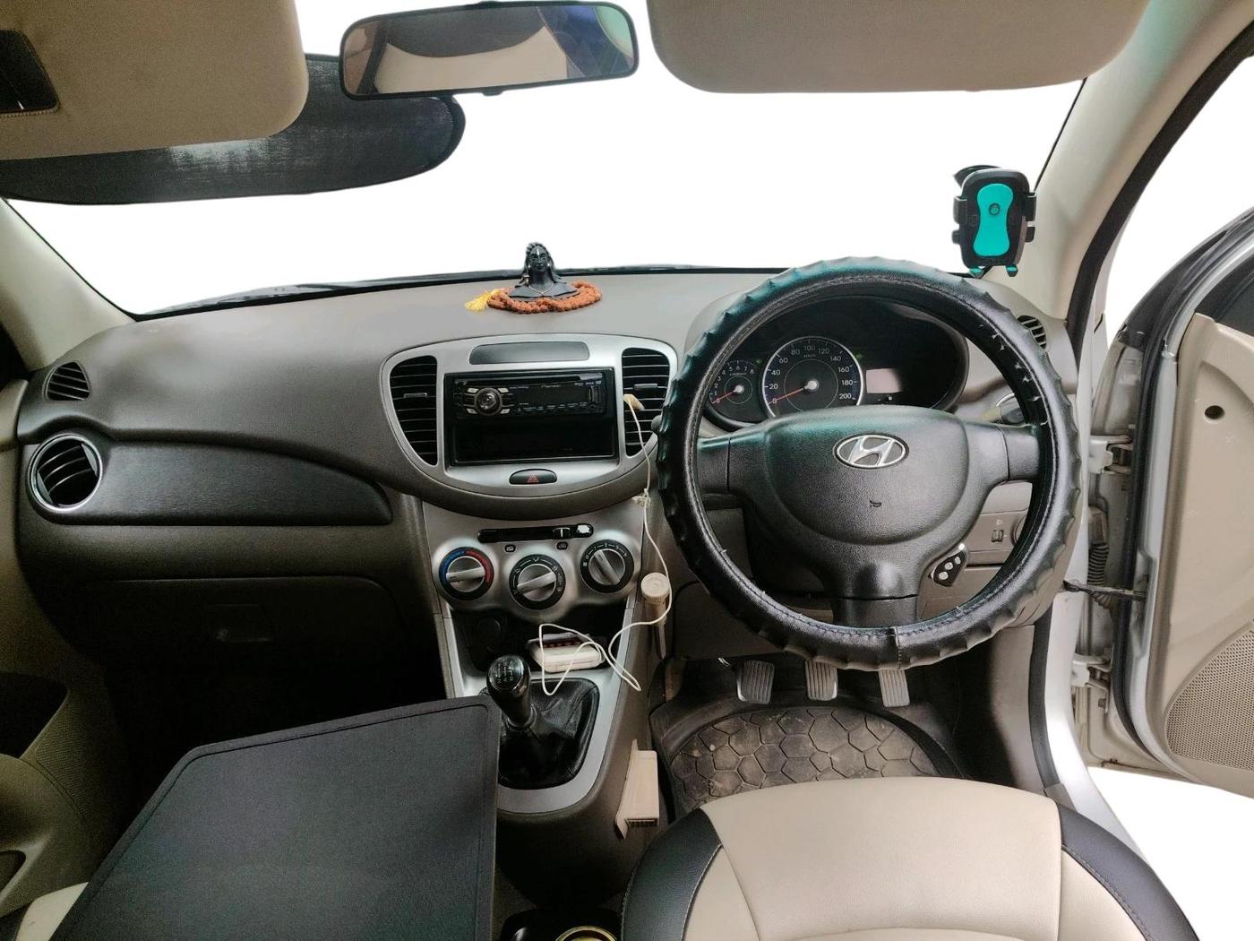 2011 Hyundai i10 MAGNA 1.2, Petrol, Manual, 1,63,475 km, interior
