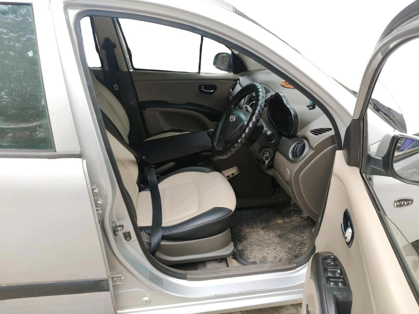 2011 Hyundai i10 MAGNA 1.2, Petrol, Manual, 1,63,475 km, interior