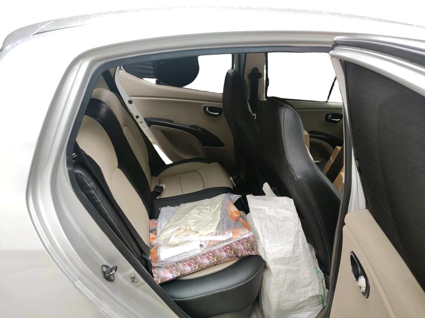 2011 Hyundai i10 MAGNA 1.2, Petrol, Manual, 1,63,475 km, interior