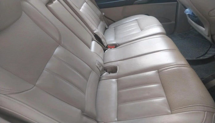 2017 Mahindra XUV500 W10 1.99, Diesel, Manual, 1,08,664 km, interior