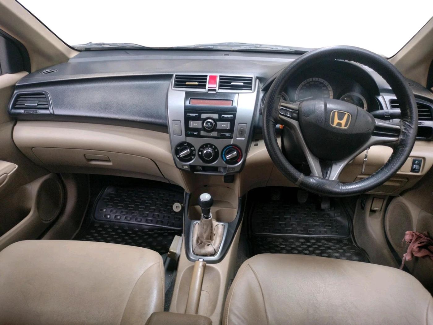 2013 Honda City 1.5L I-VTEC S MT, Petrol, Manual, 1,80,420 km, interior