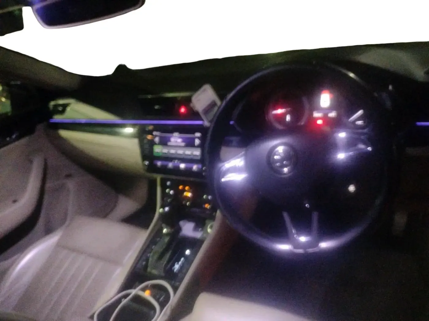 2018 Skoda Superb L&K 2.0 TDI AT, Diesel, Automatic, 2,08,500 km, interior