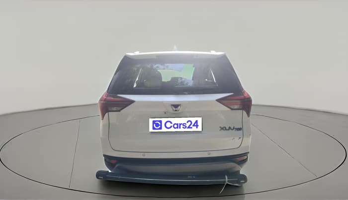 2022 Mahindra XUV700 AX 7 LUXURY P AT 7 STR, Petrol, Automatic, 40,739 km, exterior
