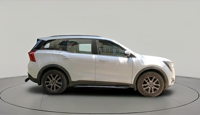 2022 Mahindra XUV700 AX 7 LUXURY P AT 7 STR, Petrol, Automatic, 40,739 km, exterior