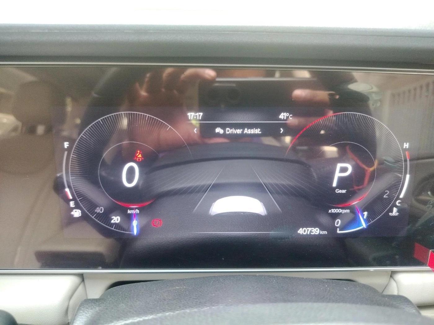 2022 Mahindra XUV700 AX 7 LUXURY P AT 7 STR, Petrol, Automatic, 40,739 km, interior