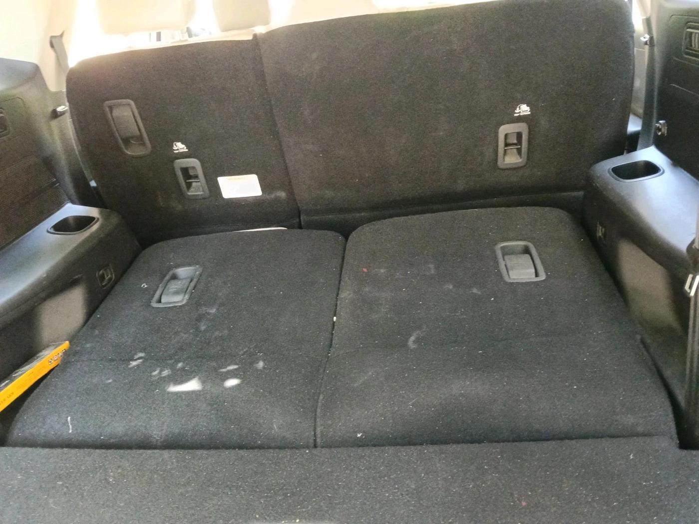 2022 Mahindra XUV700 AX 7 LUXURY P AT 7 STR, Petrol, Automatic, 40,739 km, interior