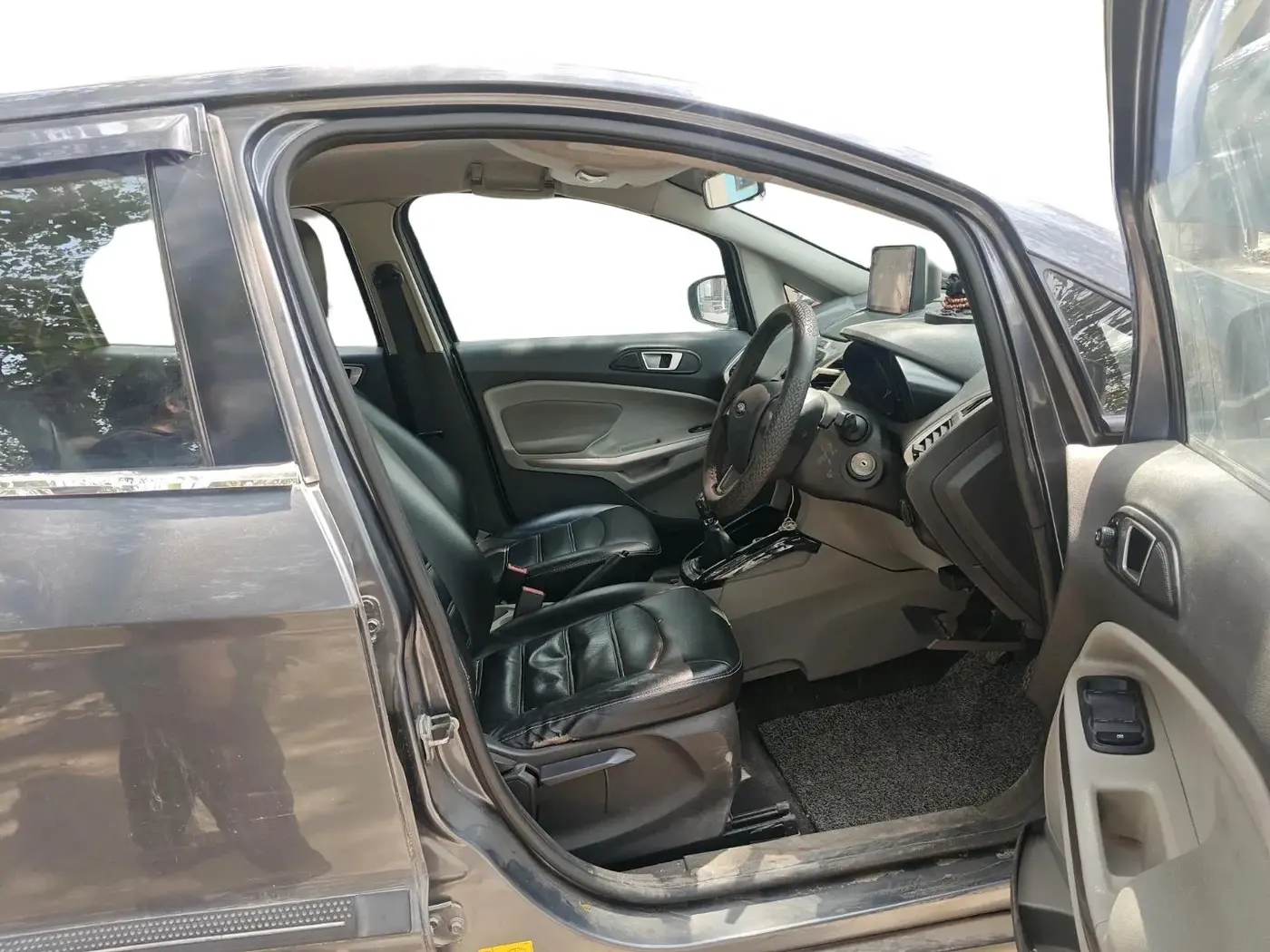 2015 Ford Ecosport TREND 1.5L PETROL, CNG, Manual, 82,328 km, interior
