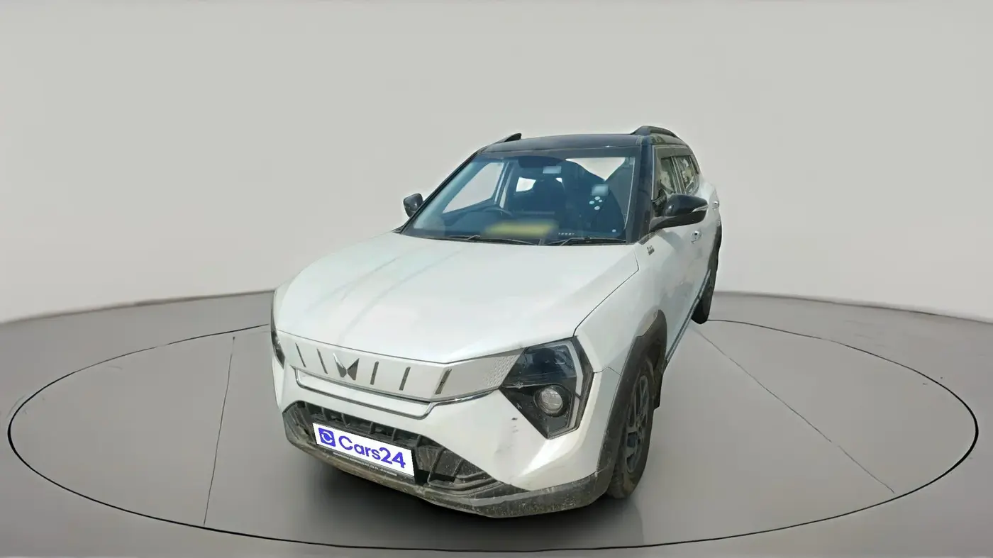 2025 Mahindra XUV 3XO REVX A 1.2 Petrol AT, Petrol, Automatic, 6,607 km, exterior