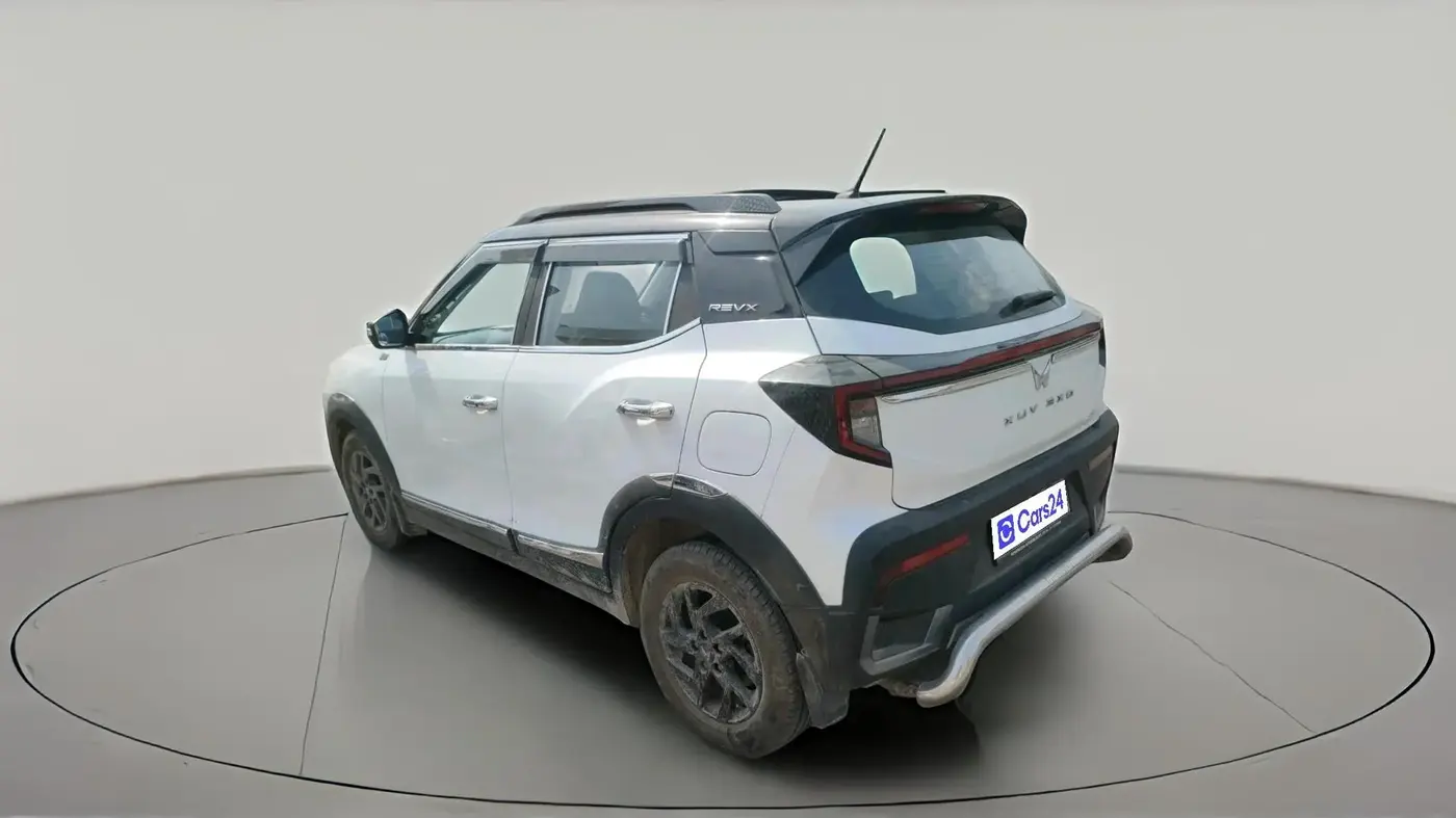 2025 Mahindra XUV 3XO REVX A 1.2 Petrol AT, Petrol, Automatic, 6,607 km, exterior