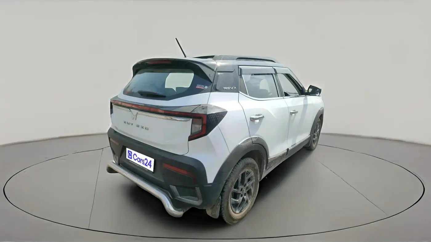 2025 Mahindra XUV 3XO REVX A 1.2 Petrol AT, Petrol, Automatic, 6,607 km, exterior
