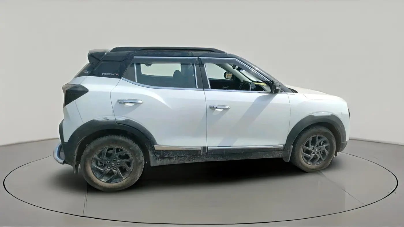 2025 Mahindra XUV 3XO REVX A 1.2 Petrol AT, Petrol, Automatic, 6,607 km, exterior