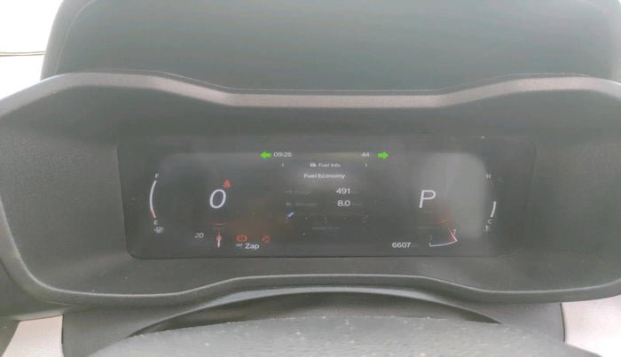 2025 Mahindra XUV 3XO REVX A 1.2 Petrol AT, Petrol, Automatic, 6,607 km, interior