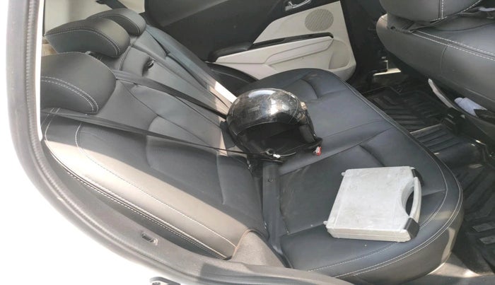 2025 Mahindra XUV 3XO REVX A 1.2 Petrol AT, Petrol, Automatic, 6,607 km, interior