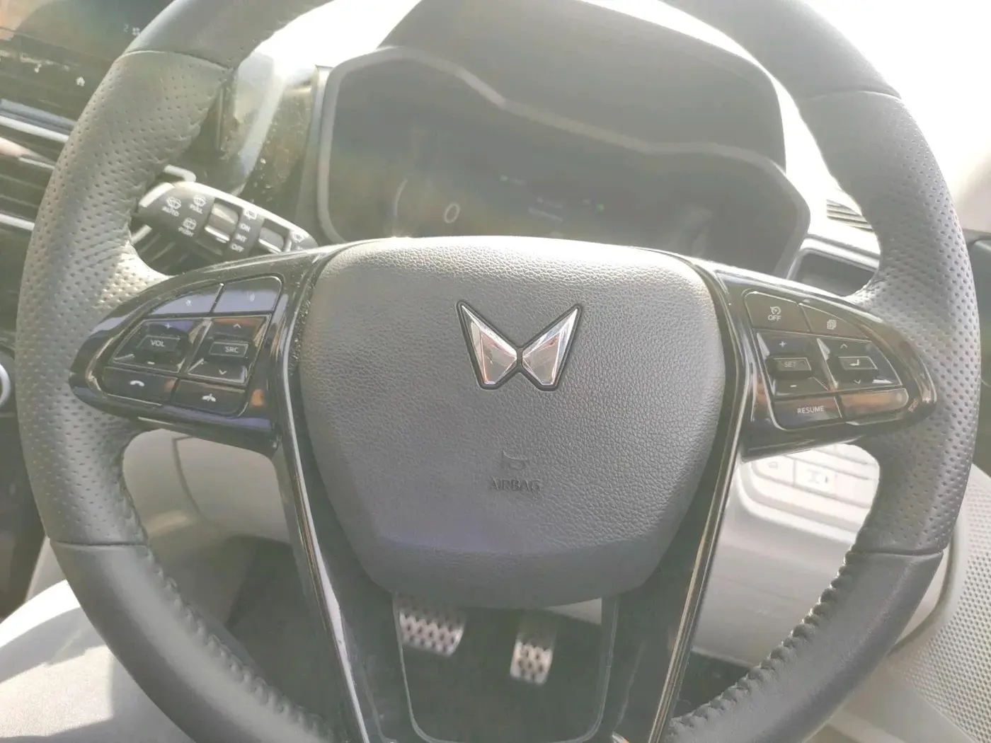 2025 Mahindra XUV 3XO REVX A 1.2 Petrol AT, Petrol, Automatic, 6,607 km, interior