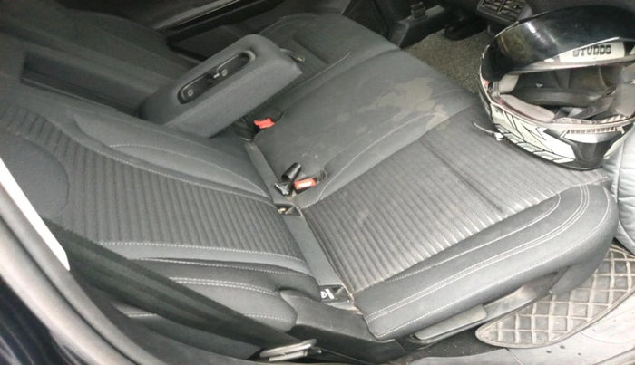 2022 Mahindra XUV700 AX 5 D MT 5 STR, Diesel, Manual, 60,735 km, interior