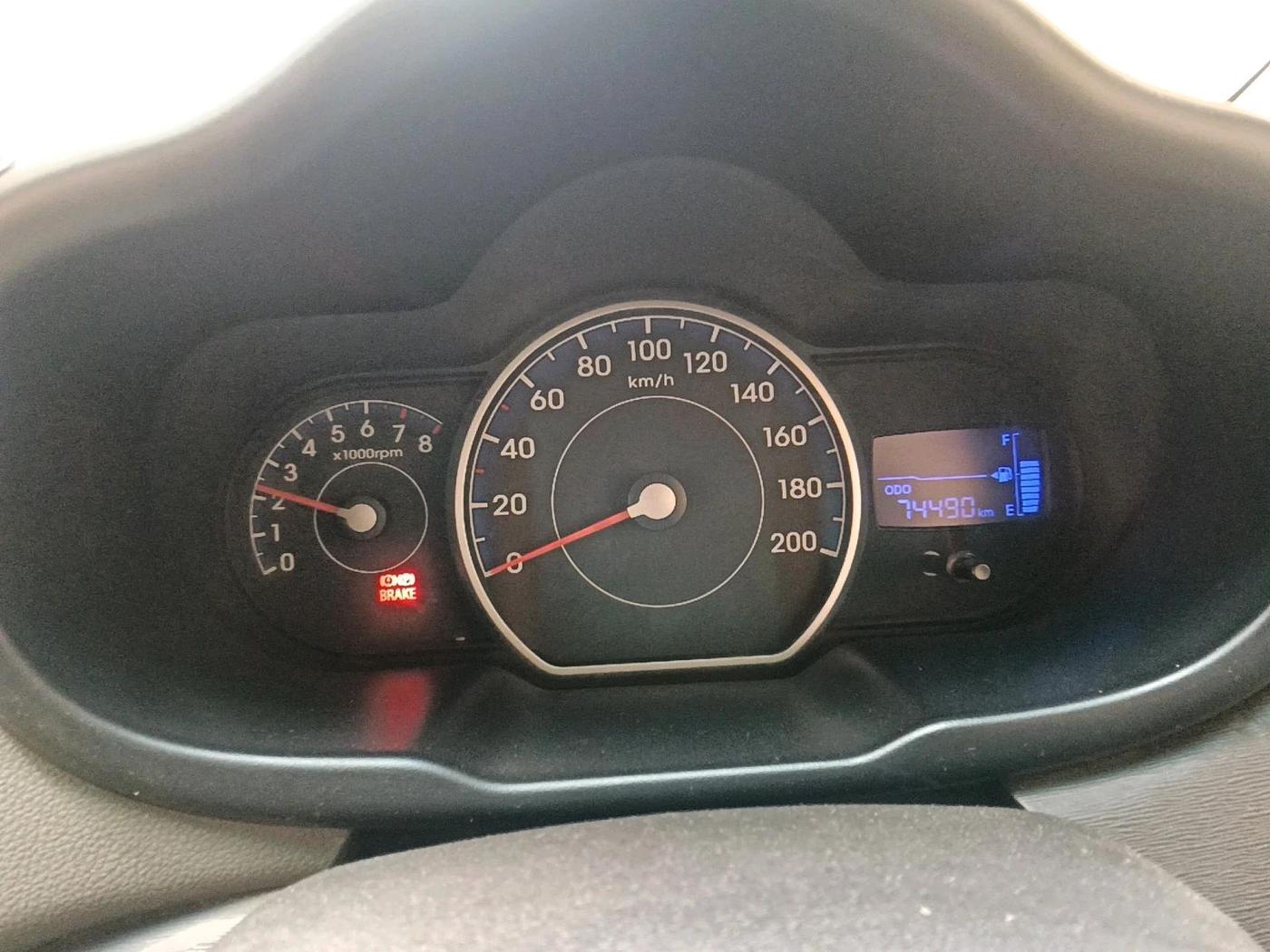 2011 Hyundai i10 MAGNA 1.2, Petrol, Manual, 74,490 km, interior