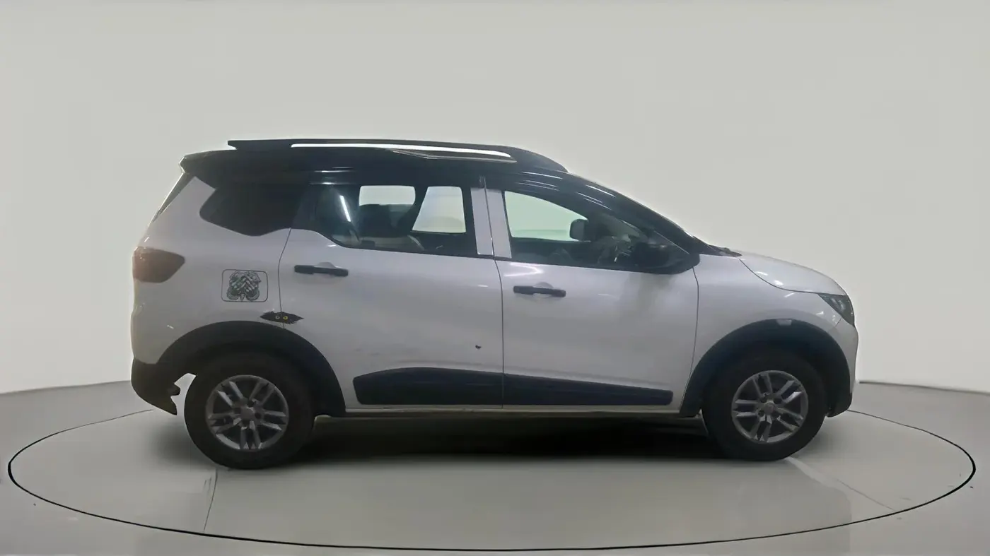 2023 Renault TRIBER RXL MT, Petrol, Manual, 1,01,329 km, exterior