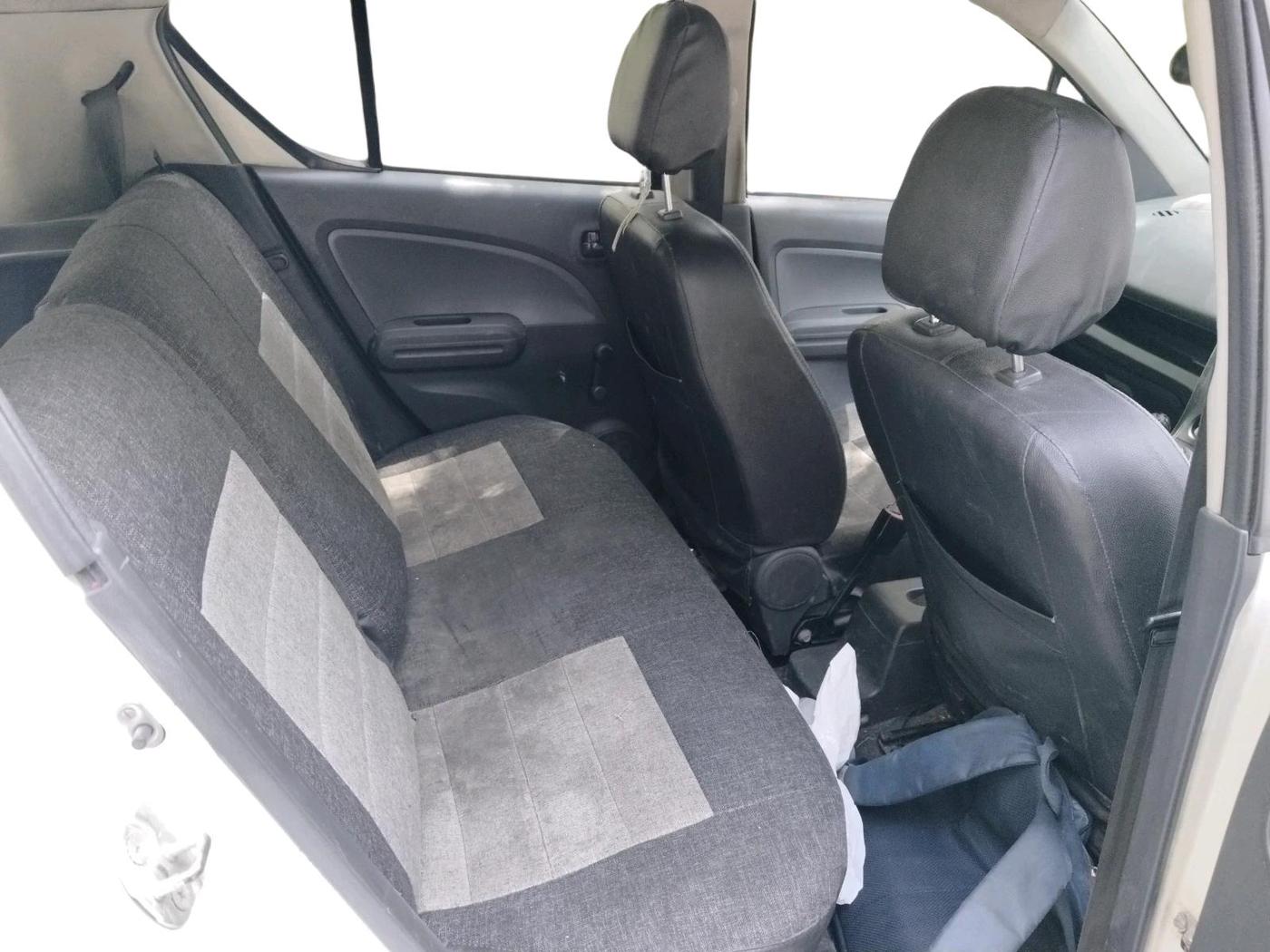 2011 Maruti Ritz LXI, CNG, Manual, 1,21,167 km, interior