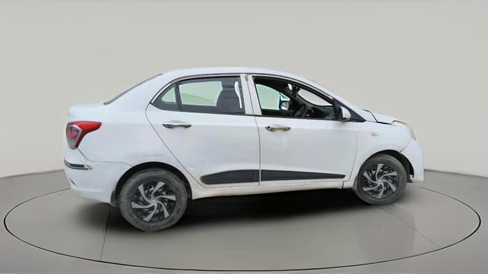2016 Hyundai Xcent BASE 1.2, CNG, Manual, 3,30,115 km, exterior