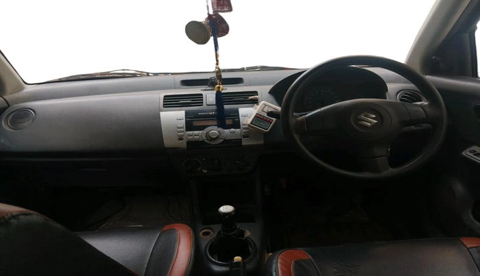 2011 Maruti Swift LXI, CNG, Manual, 1,54,459 km, interior