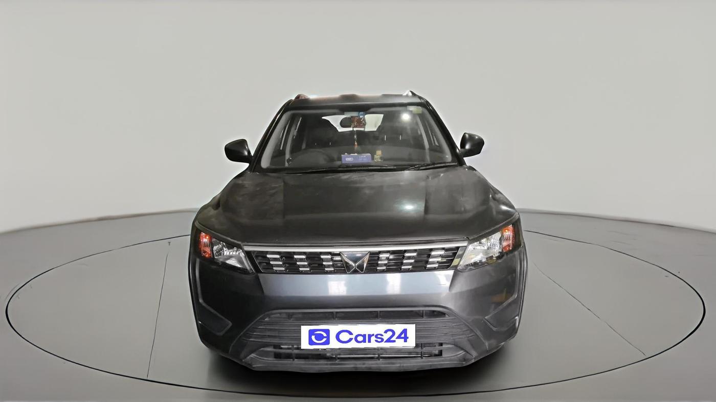 2023 Mahindra XUV300 W6 1.2 PETROL, Petrol, Manual, 7,856 km, exterior