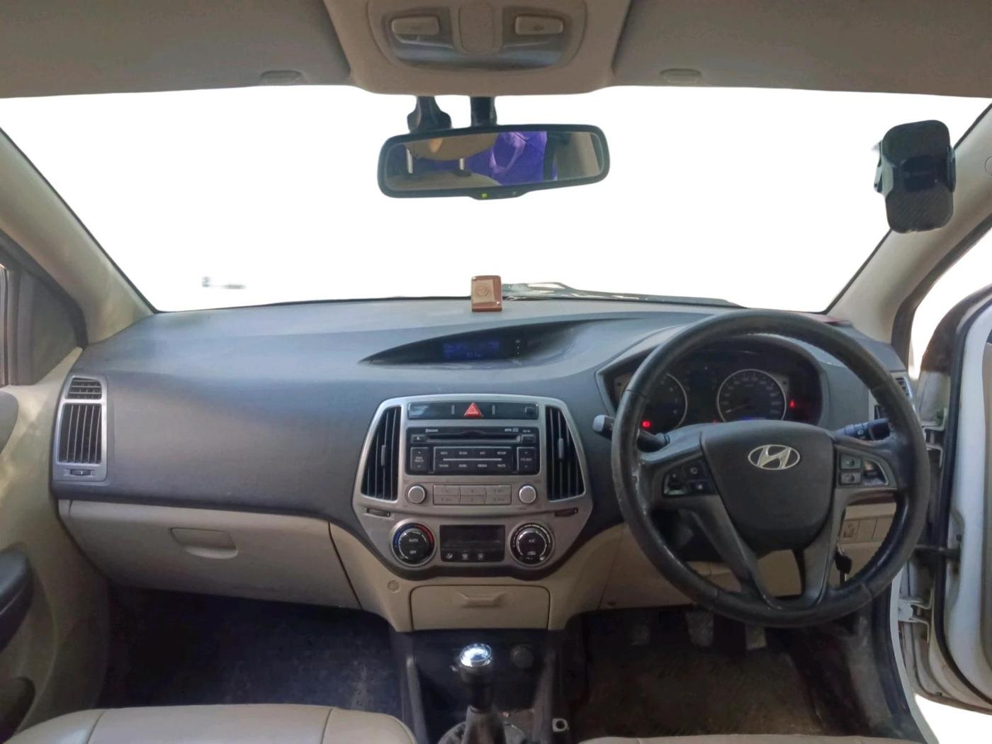 2013 Hyundai i20 SPORTZ 1.2, Petrol, Manual, 78,703 km, interior