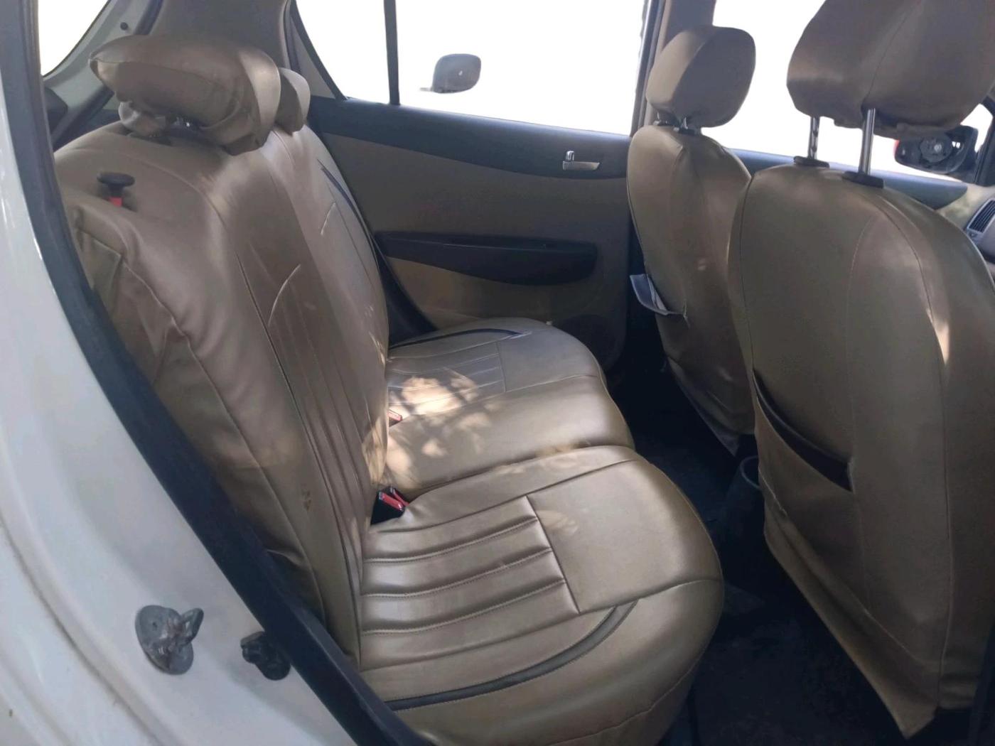2013 Hyundai i20 SPORTZ 1.2, Petrol, Manual, 78,703 km, interior