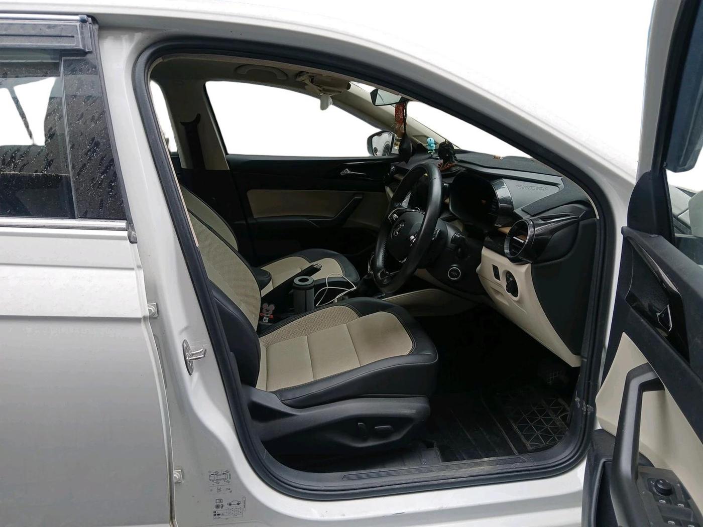 2024 Skoda SLAVIA STYLE 1.5L TSI DSG, Petrol, Automatic, 21,456 km, interior