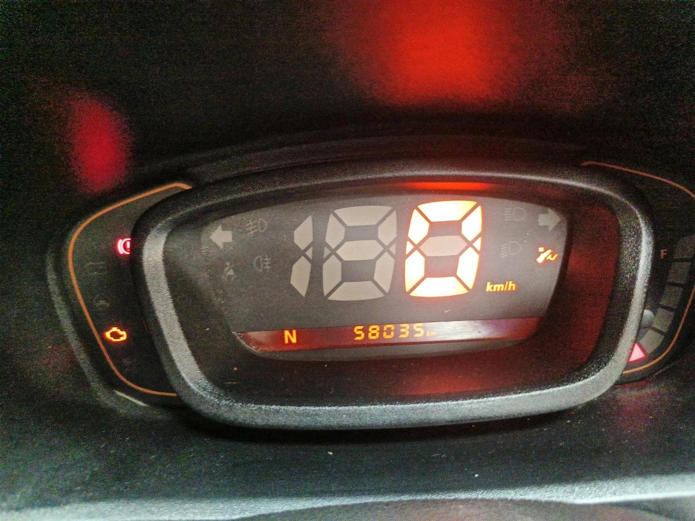 2017 Renault Kwid RXT 1.0 AMT (O), Petrol, Automatic, 58,035 km, interior