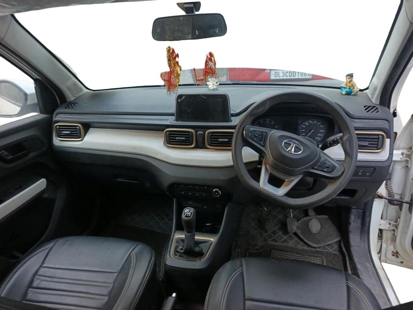 2023 Tata PUNCH ACCOMPLISHED MT, Petrol, Manual, 27,402 km, interior
