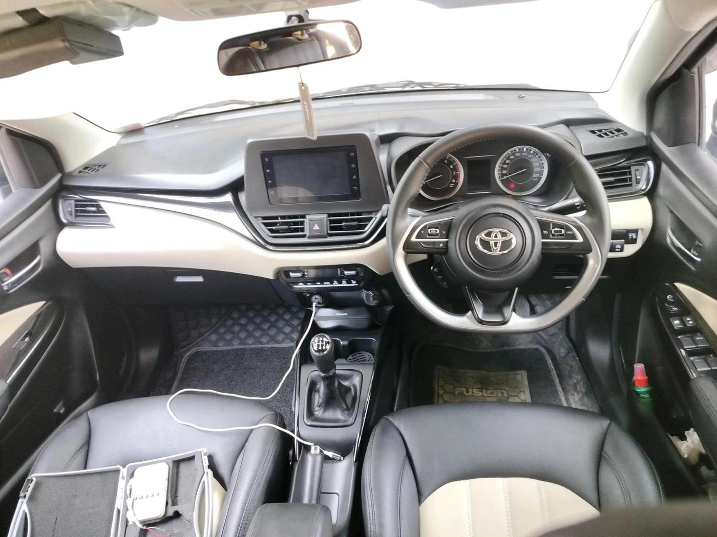 2025 Toyota Glanza S, Petrol, Manual, 4,950 km, interior